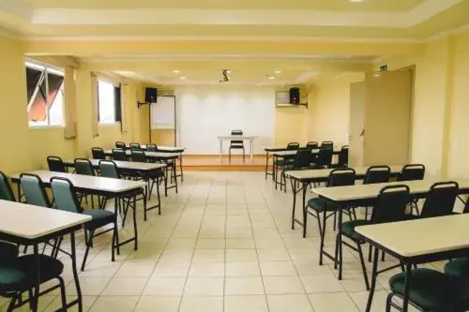 Robusti Plazza Hotel