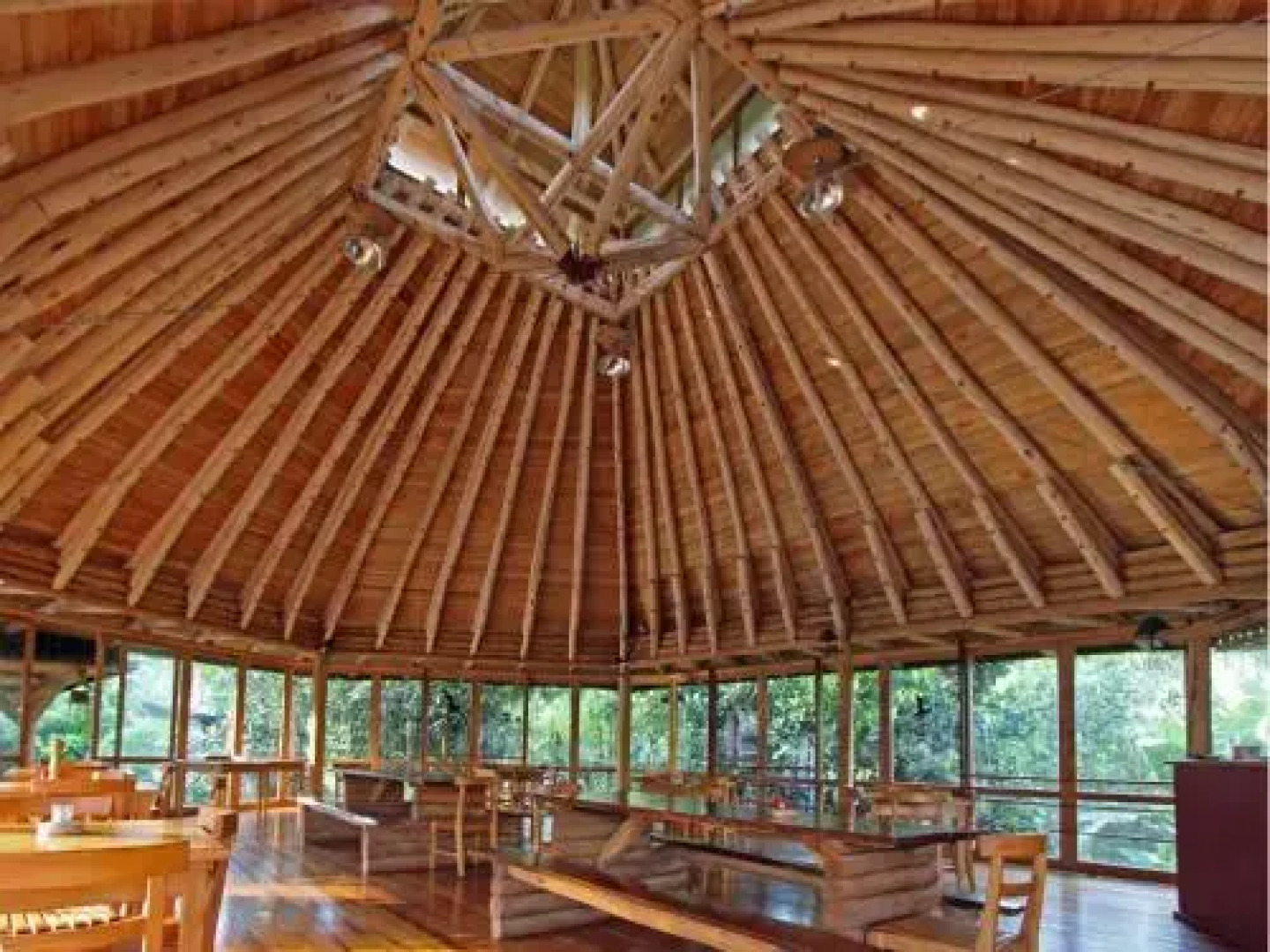 Hosteria La Roulotte Mindo