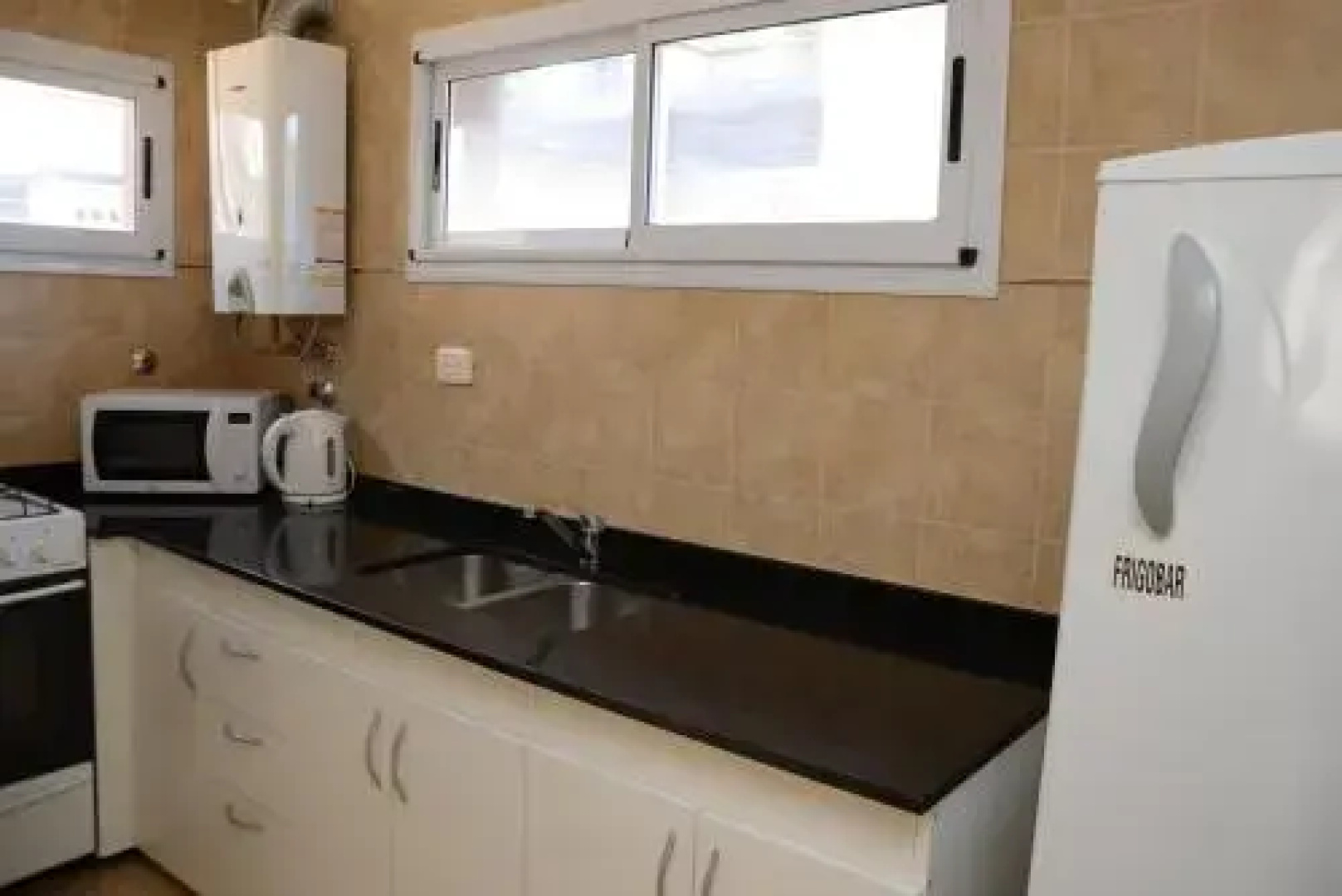 Laguna Park Duplex & Suites