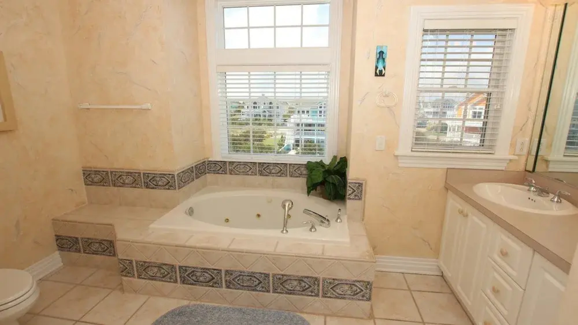 Trading Winds - 6 Br Home