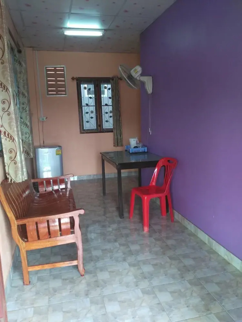 Ruenmai Homestay Lahansai