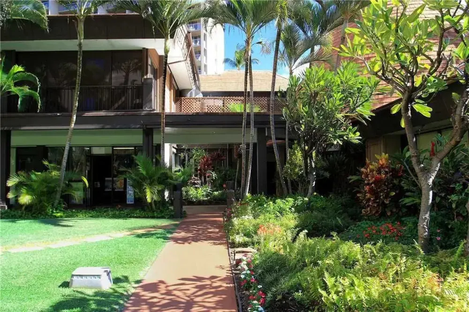 Valley Isle 205 by RedAwning