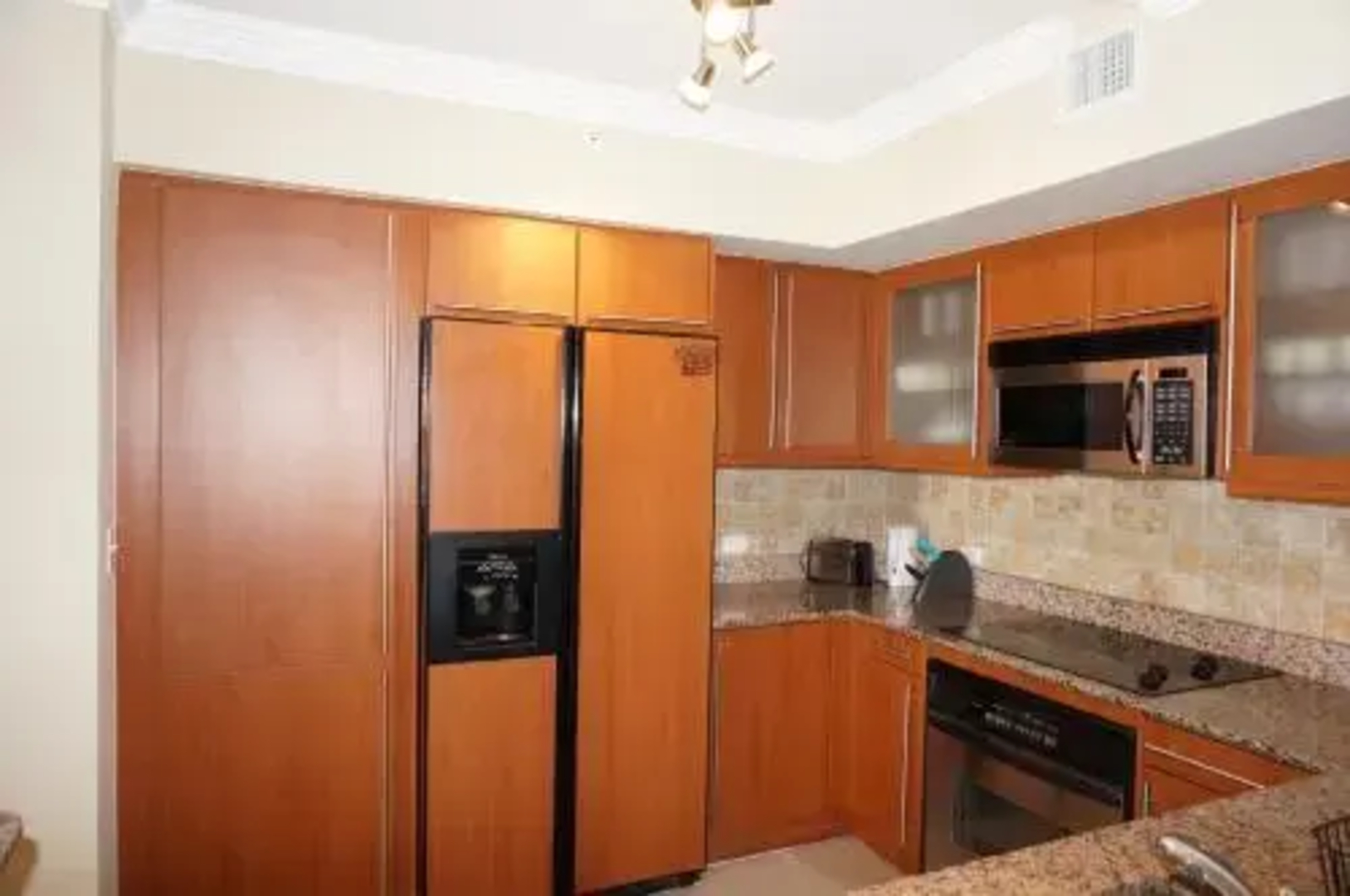 2080 Condominium On The Beach