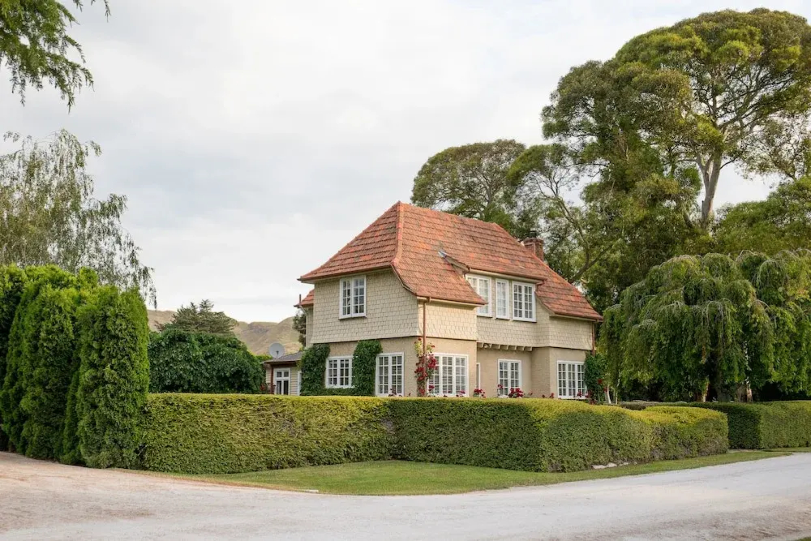 Gatehouse Mana Lodge