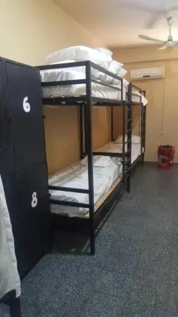 Backpackers Hostel & Cocktails
