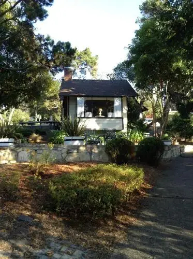 Forest Lodge