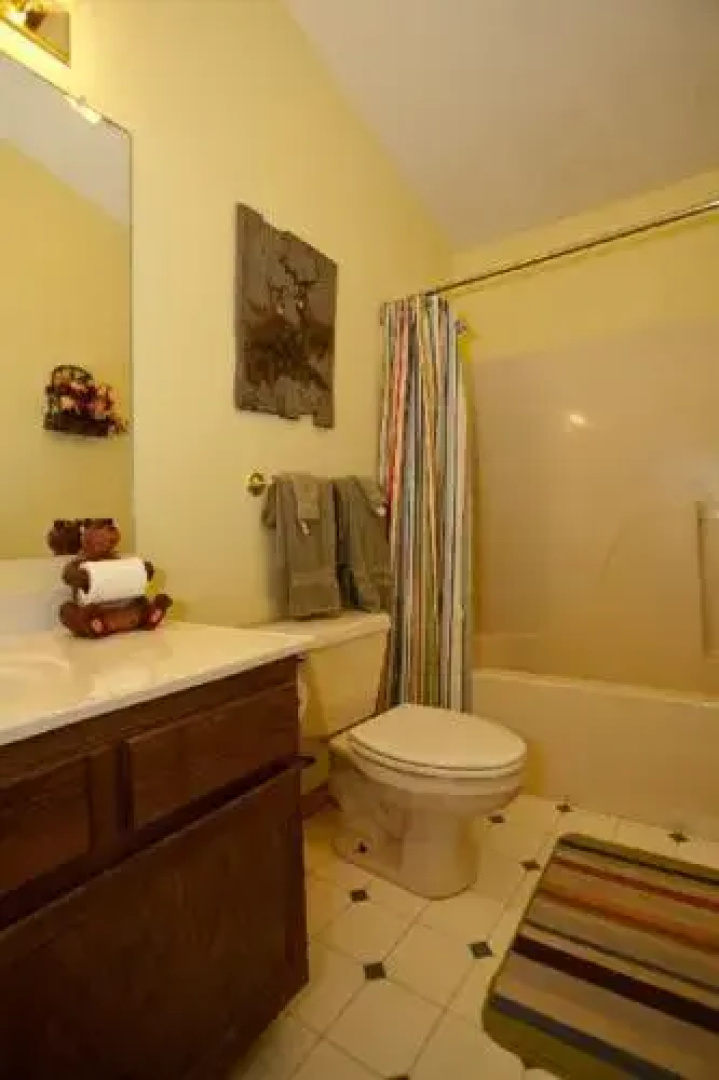 Richview - 2 Br home by RedAwning