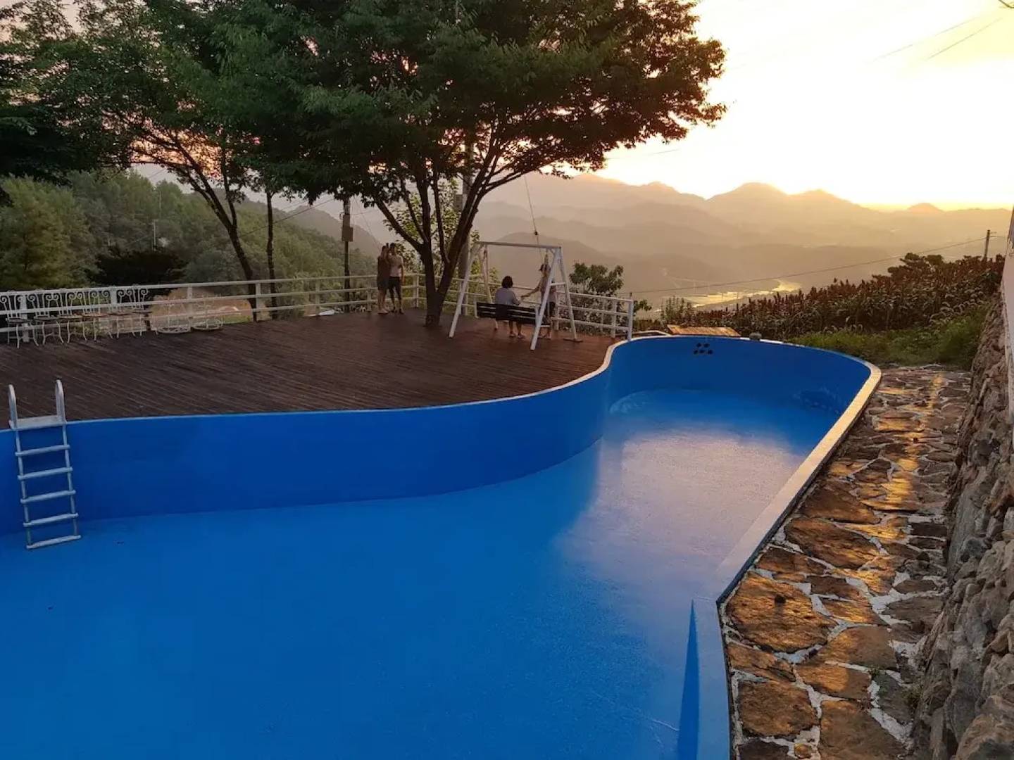 Danyang Mountain Pension