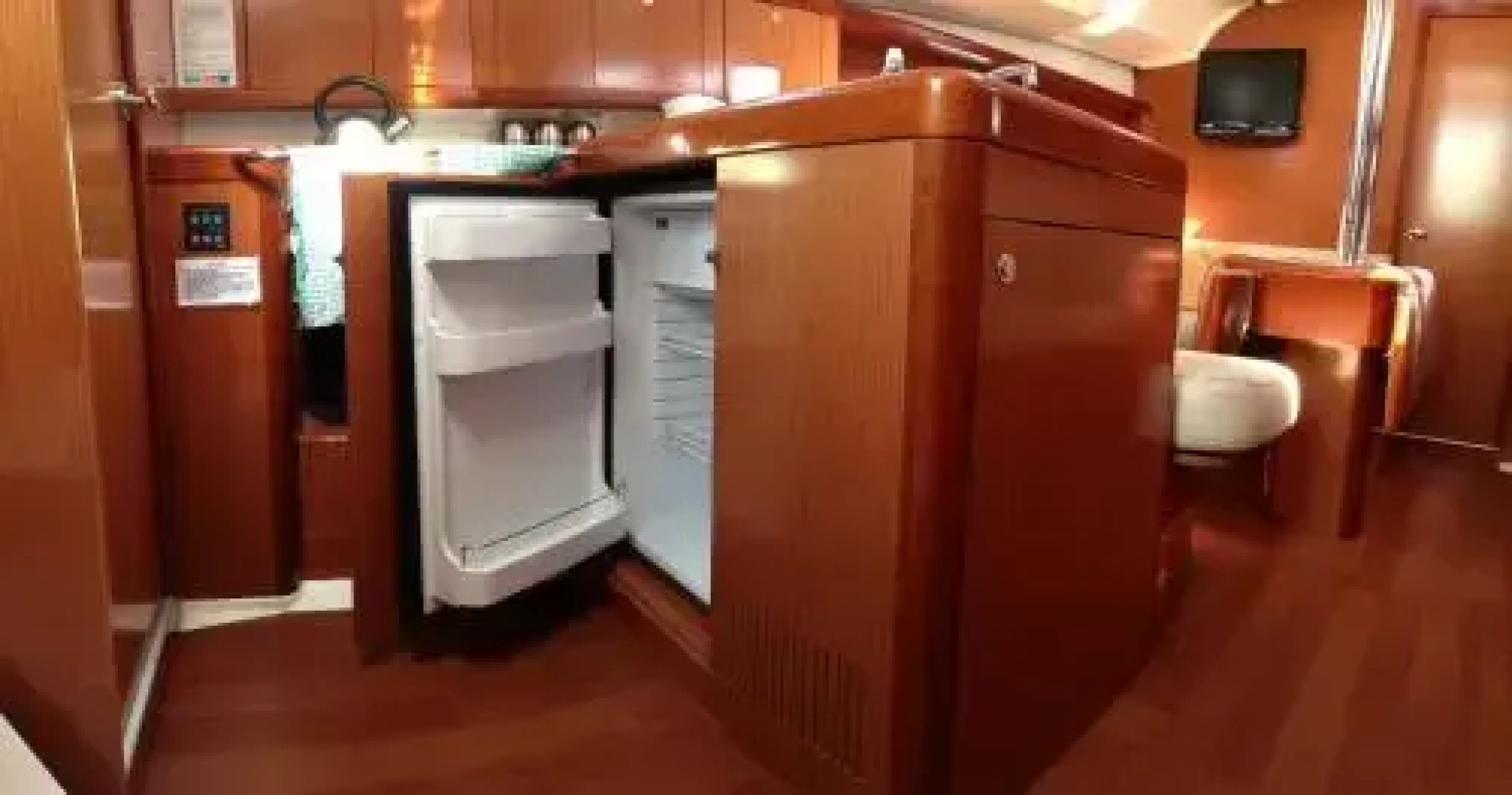 Oceanis 37 Sailing Yacht