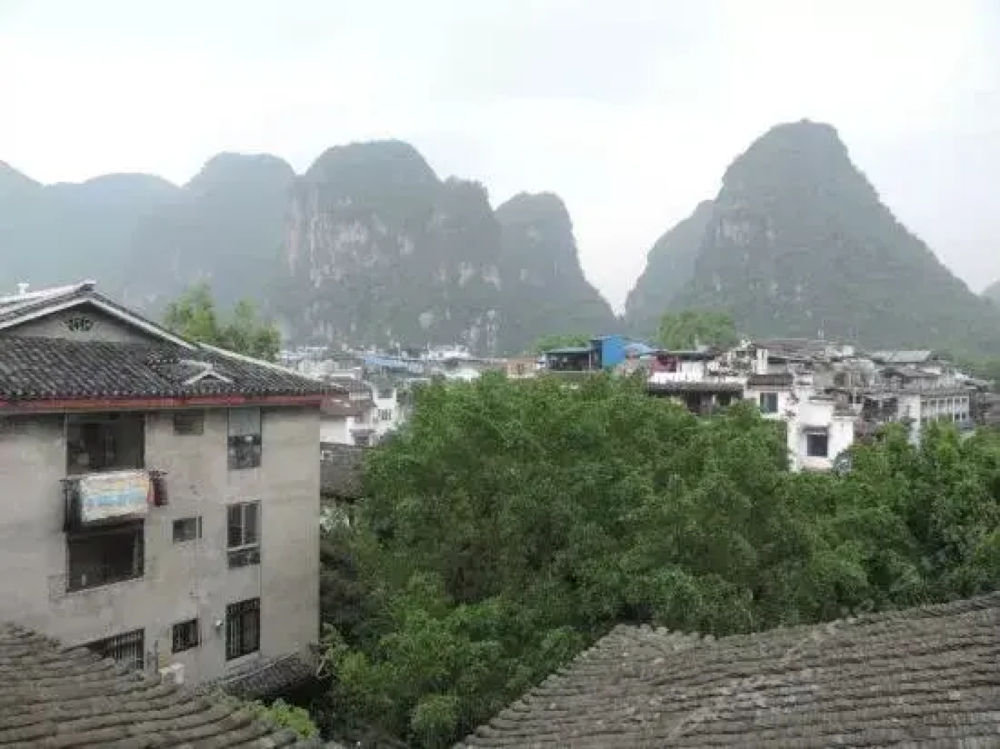 Yangshuo River Times Hotel
