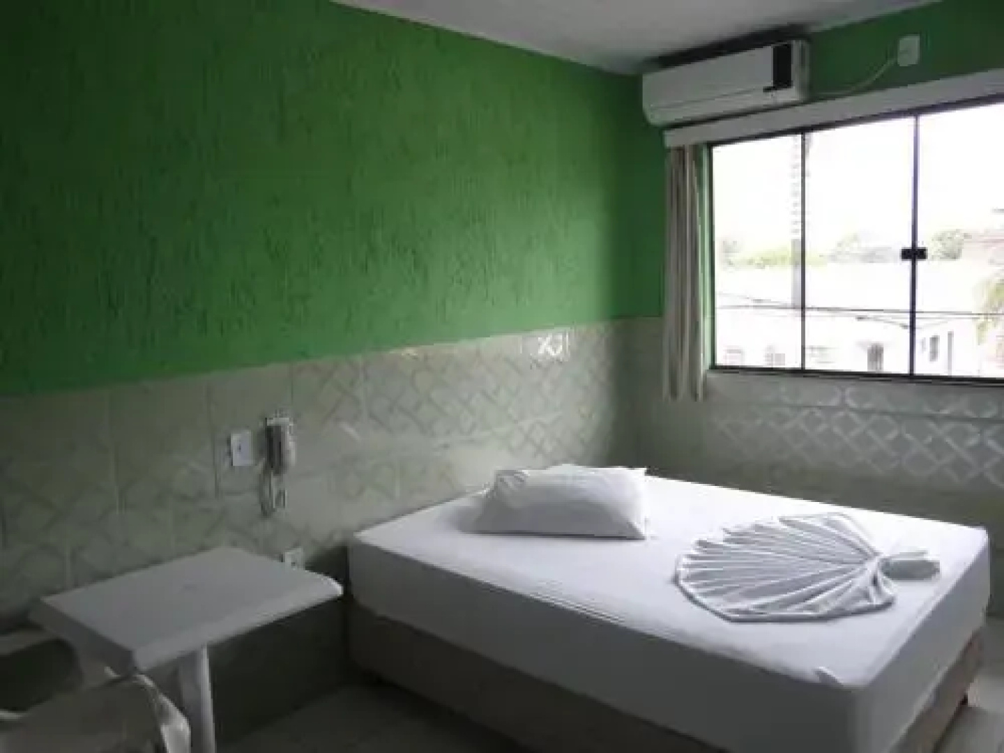 Yves Hotel
