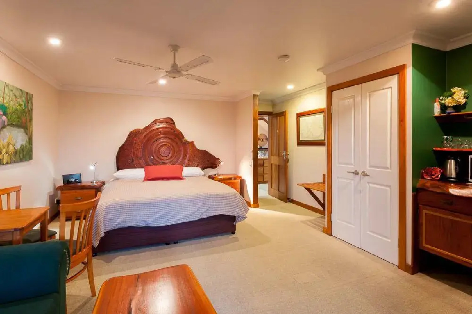 Artisan Spa Views B&B and Cottage