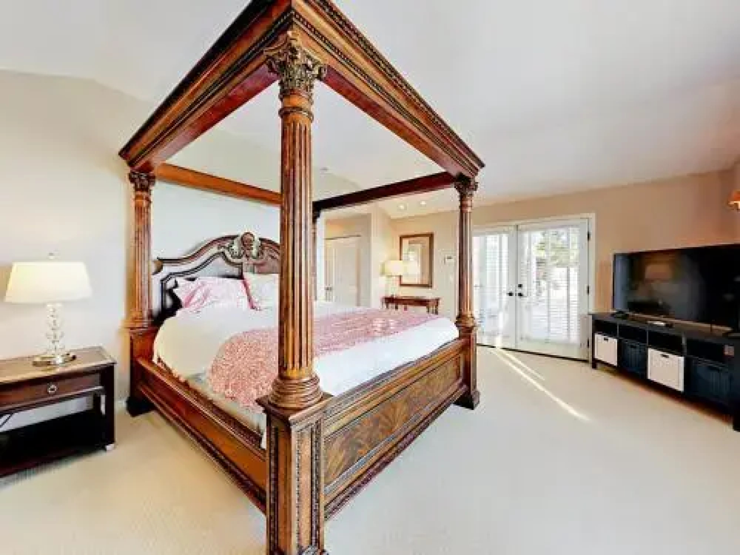 6621 Azorena Lane House - 4 Br home by RedAwning