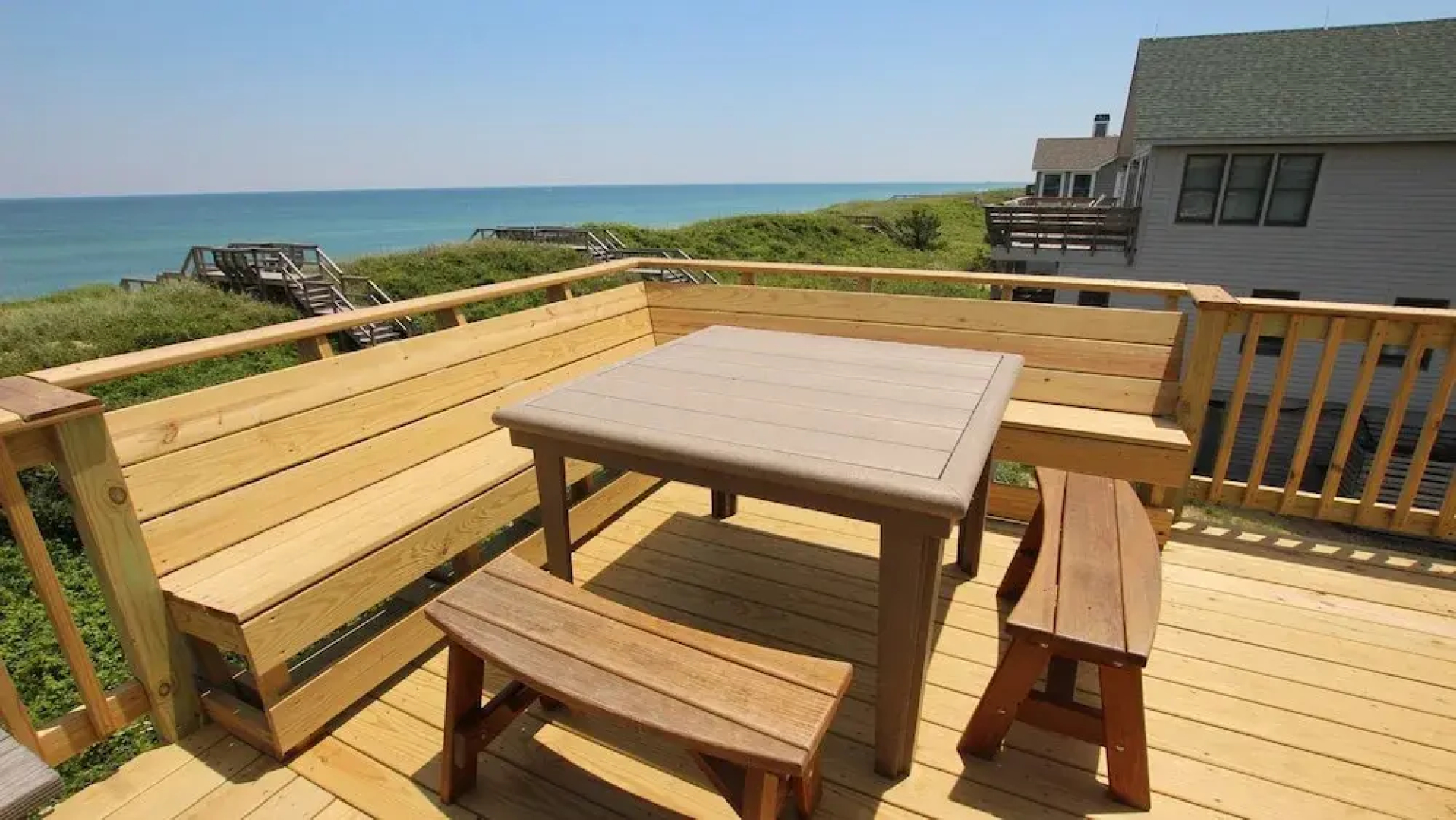 Non-stop Action - 4 Br cottage by RedAwning