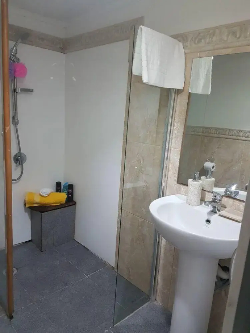Forbes Grove Budget Private Rooms
