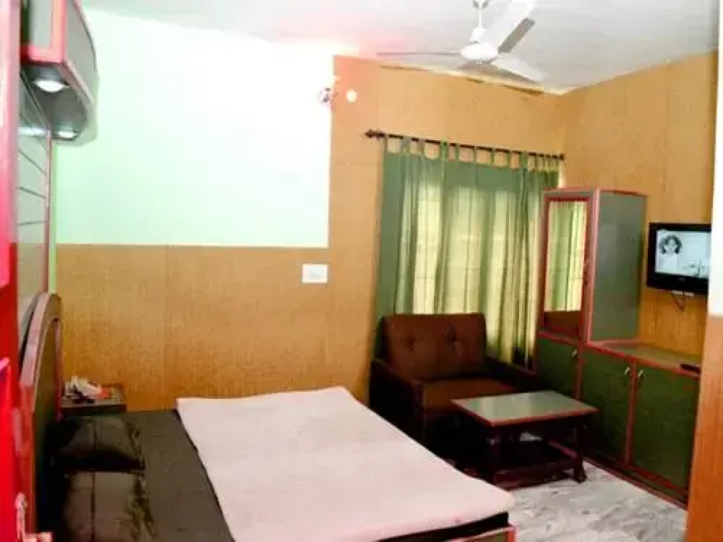 Puri Hotel Kasauli