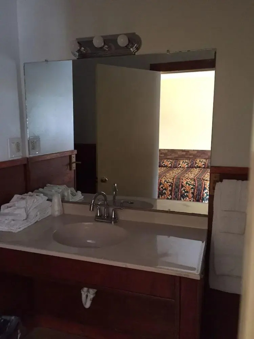 Budget Inn Lake George