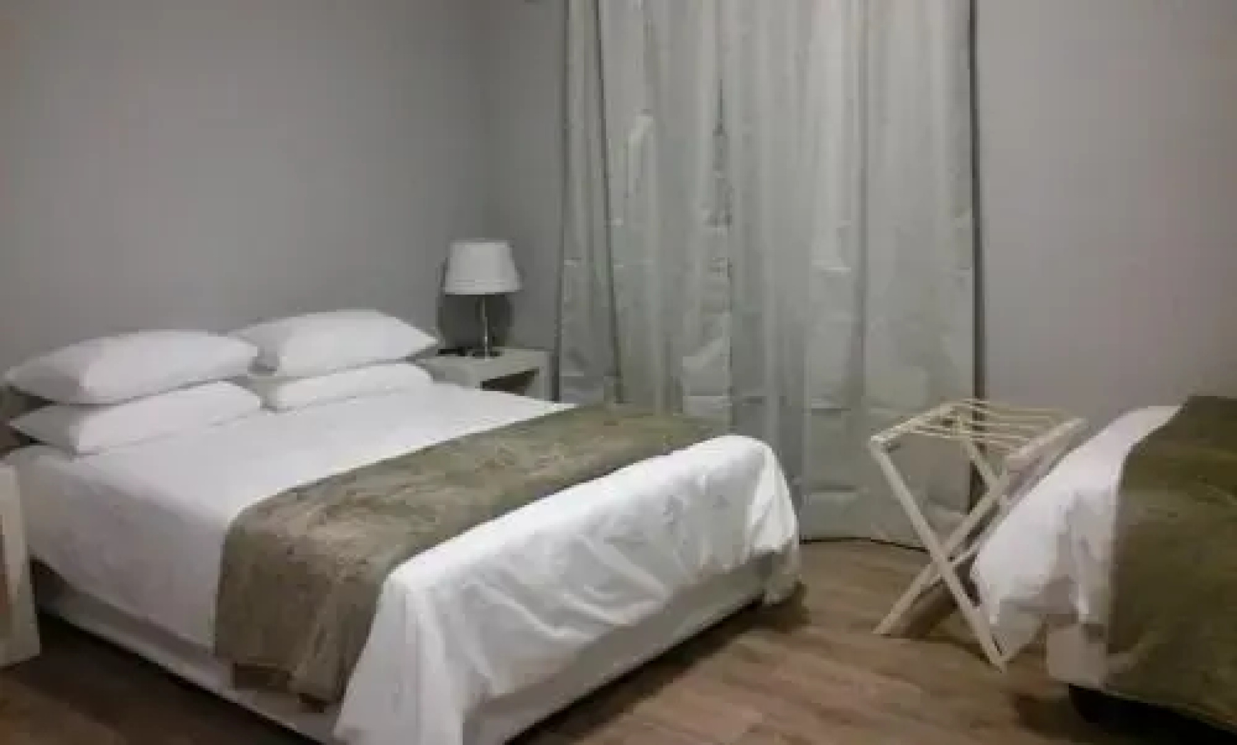Tiende Laan Bed & Breakfast and Self-Catering