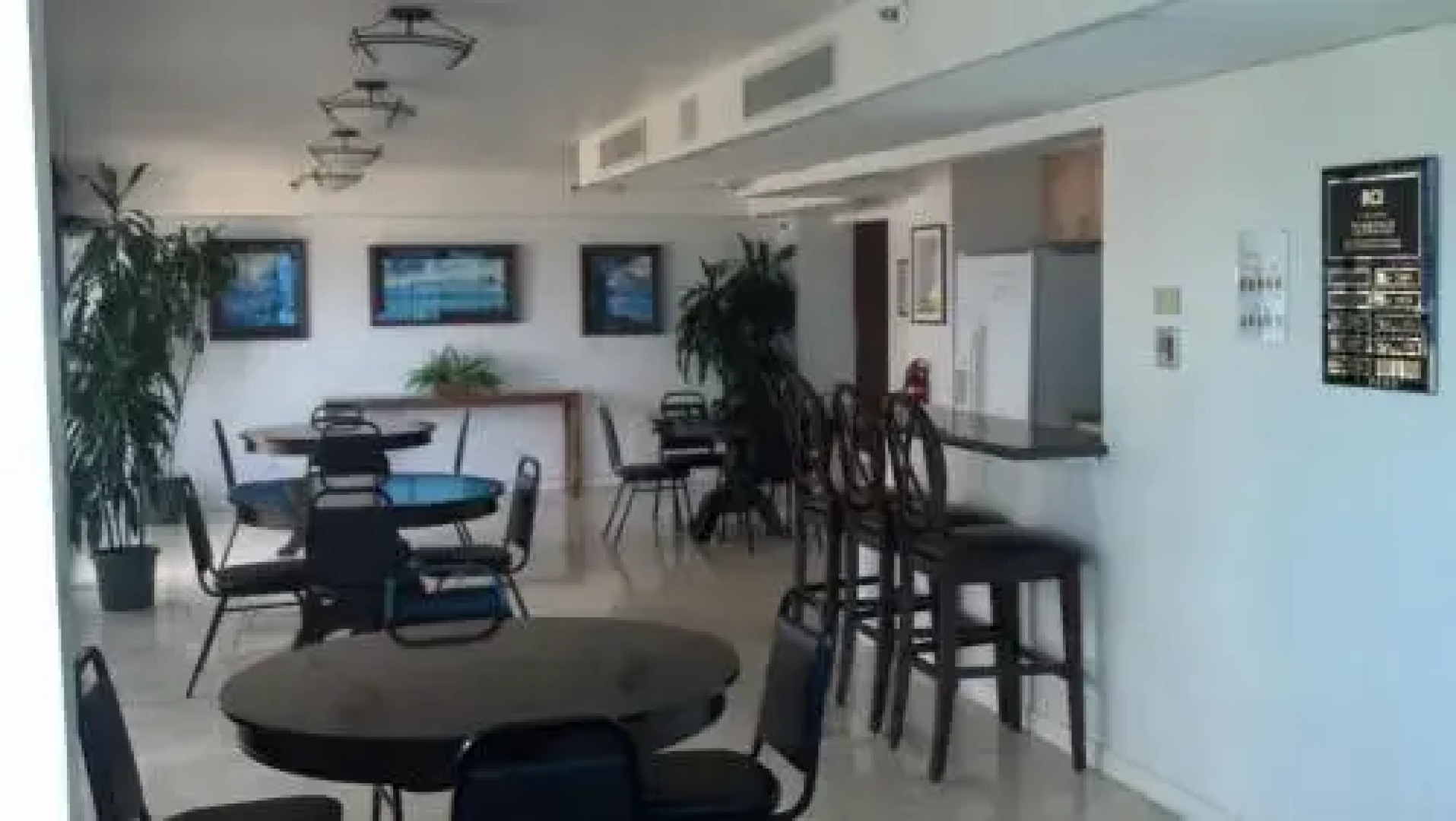 Waikiki Beach Apartments #1409