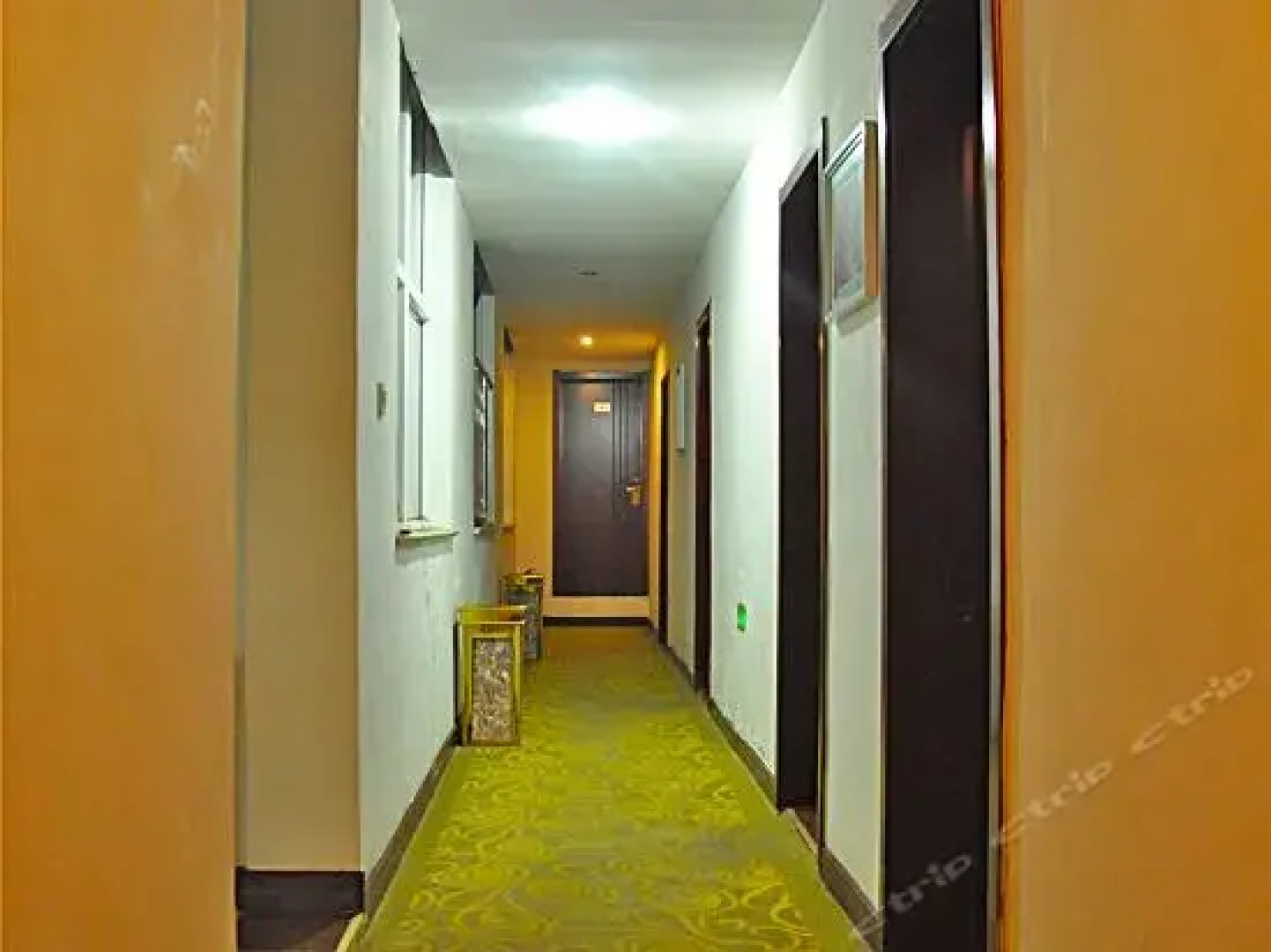 Zhijia Express Hotel