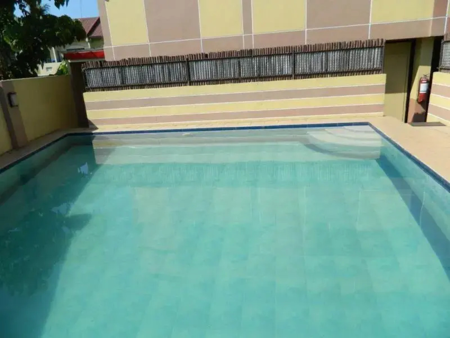 Hollywood Suites and Resort - Bancal