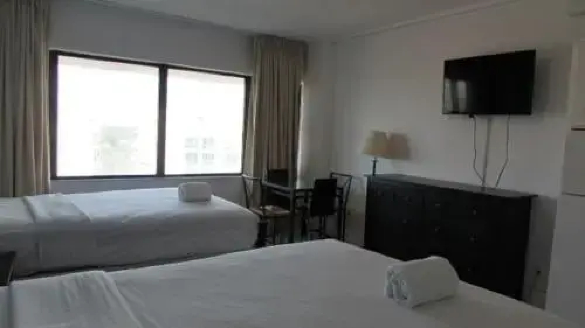 MiamiBeachFront + Pool + Parking 4