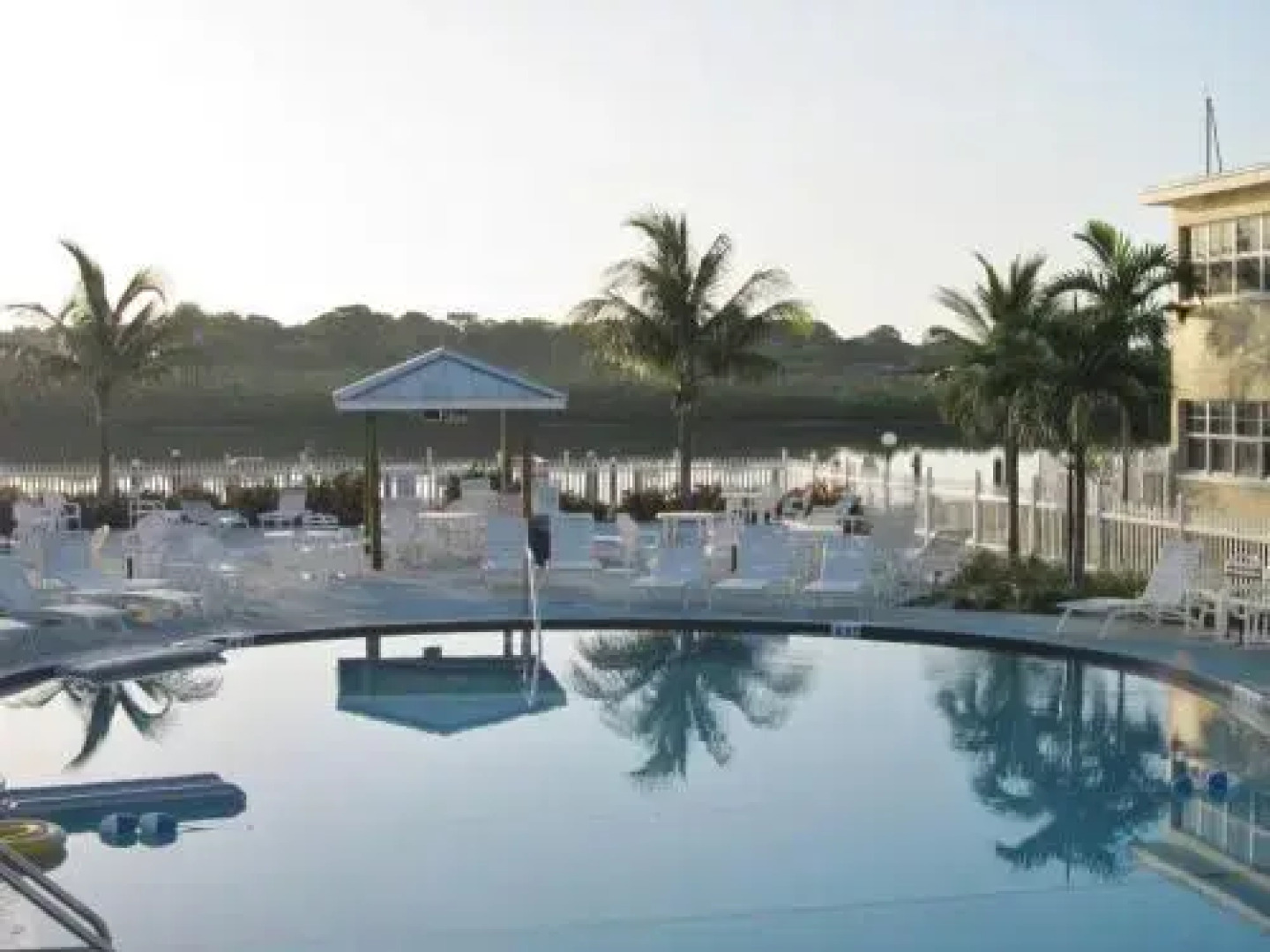 Barefoot Beach Resort 217E Apartment