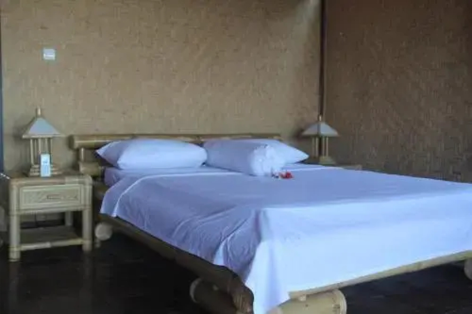 Bos Bungalows and Restaurant