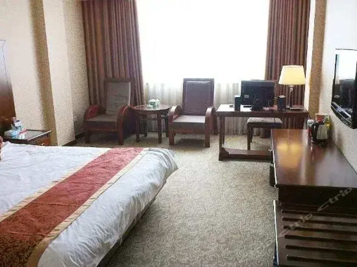 Kunlun Leju Business Hotel (Nanyang Xinchen Road)