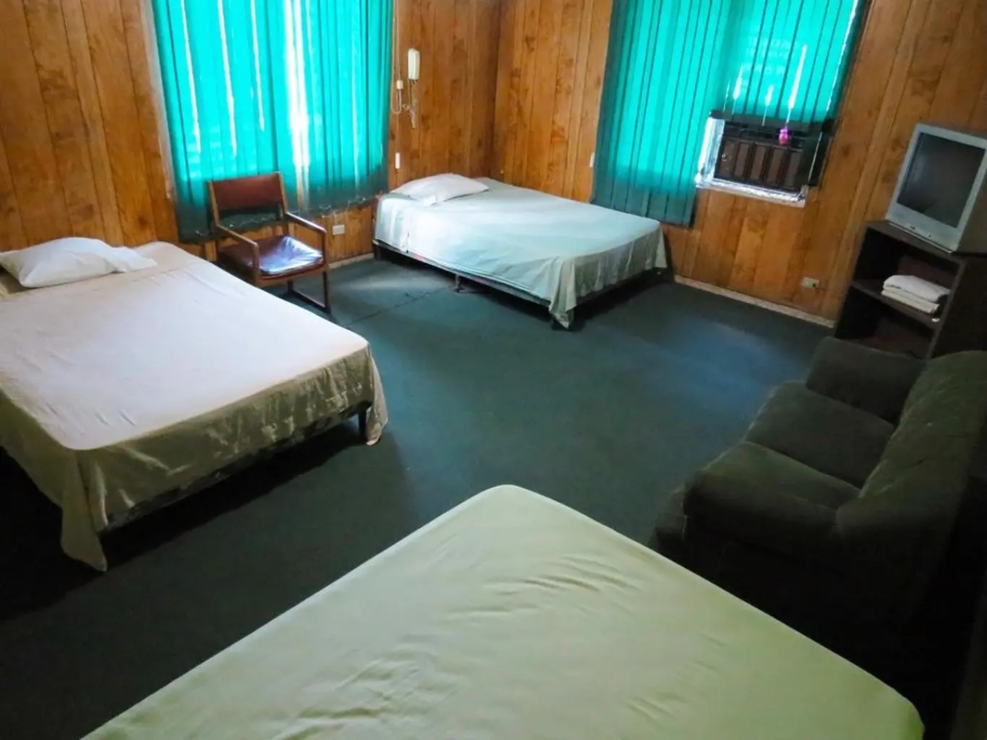 Hostal Tropicana