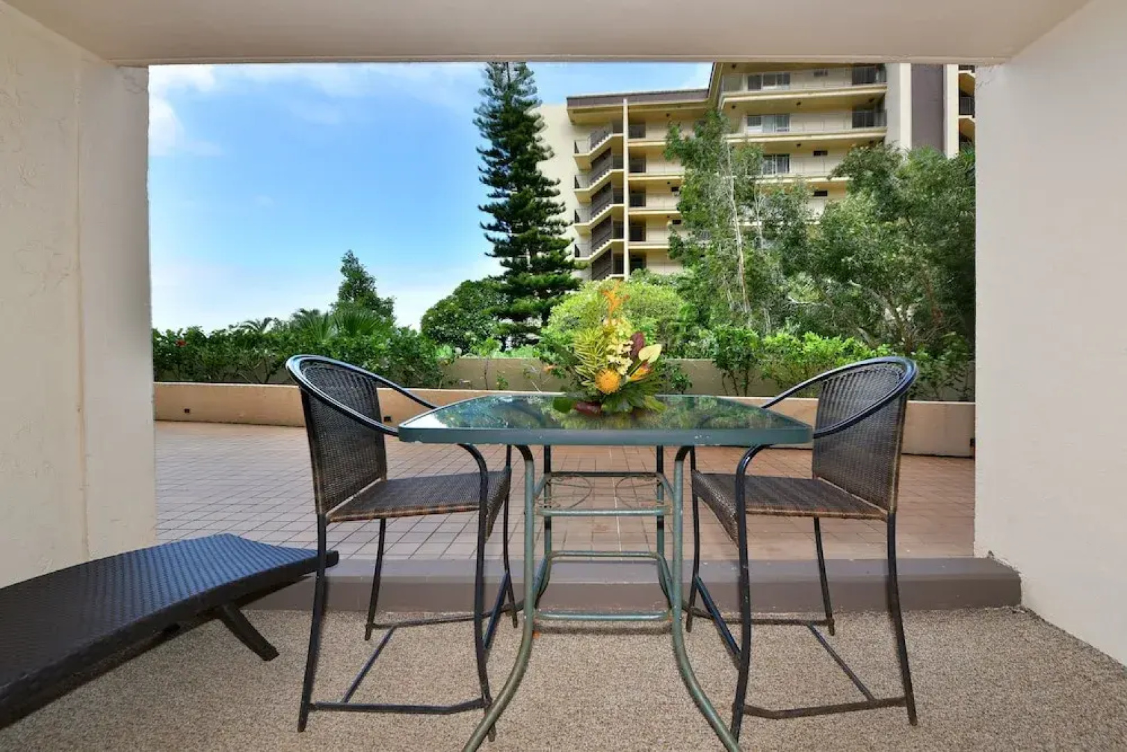 Royal Kahana 104 by RedAwning