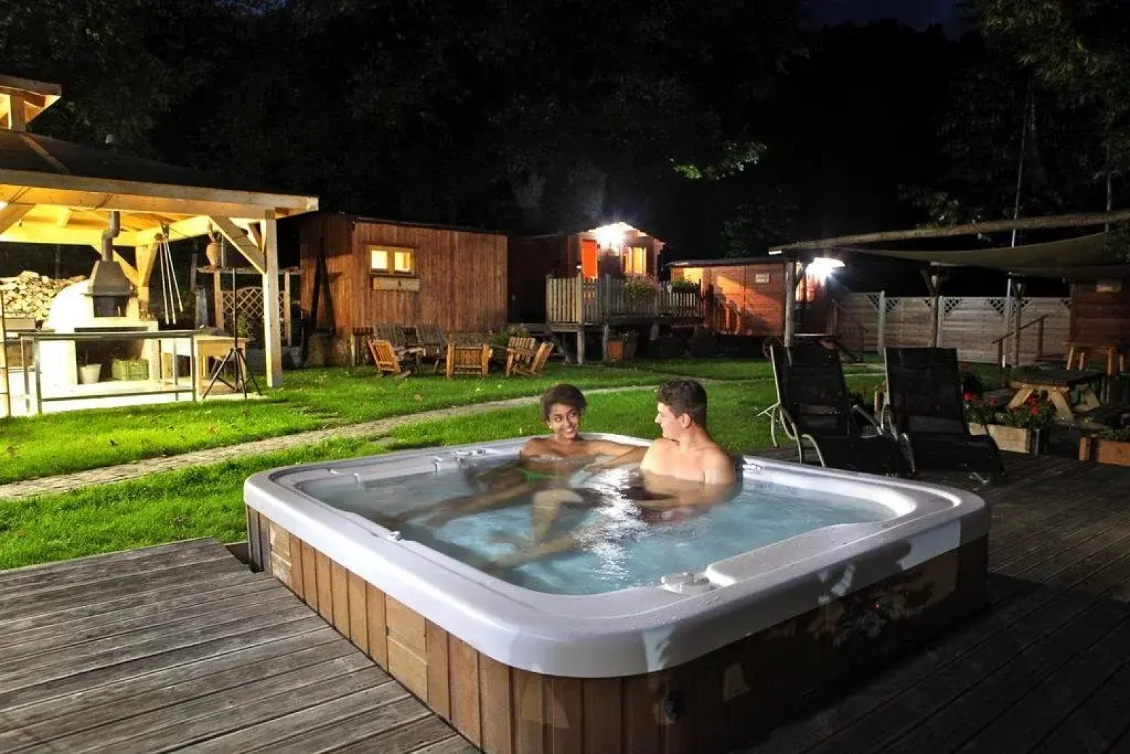 Les chambres et Roulottes des Noisetiers