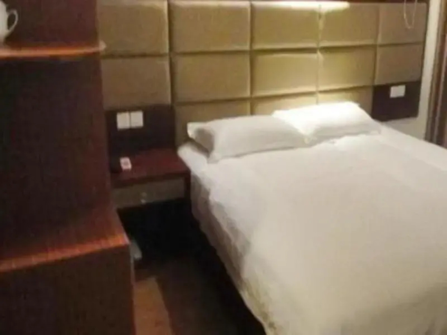 Jinggangshan Triumphal Arch Hotel