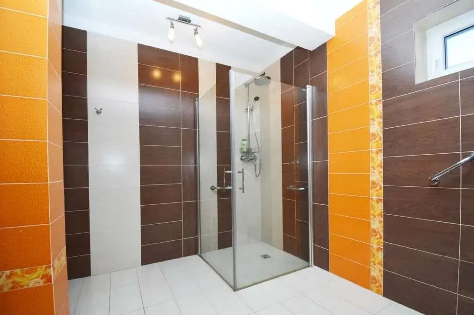 Spacious holiday home with 7 bedrooms and pool in South Bohemia