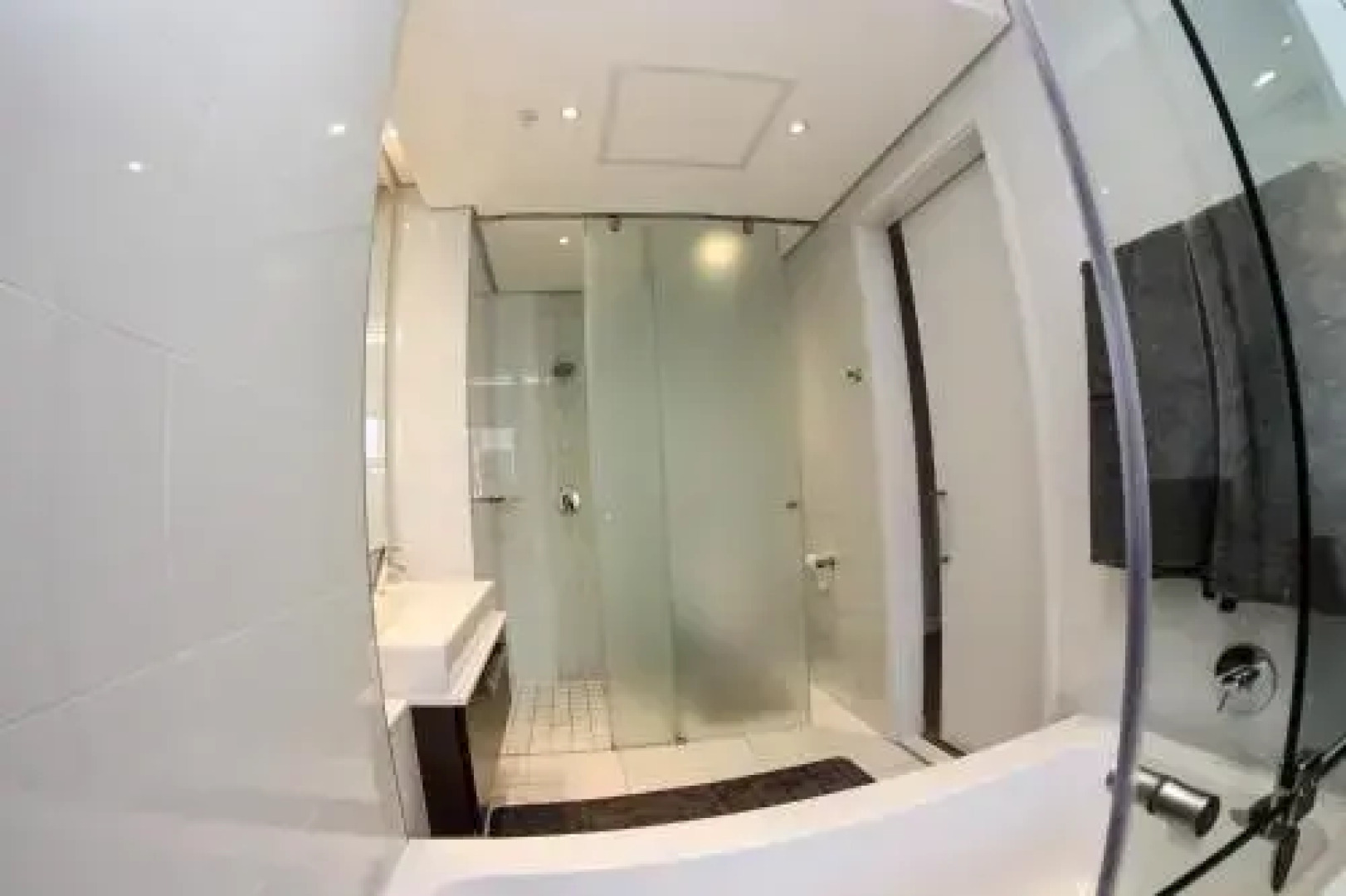 Sandton Skye Suite 604