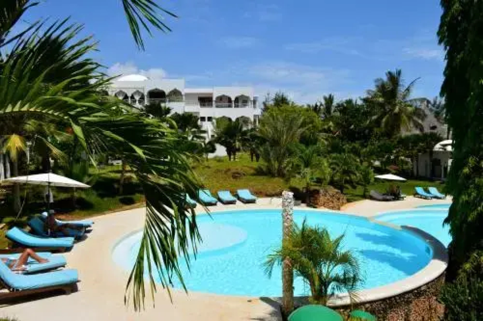 Beverly Suites