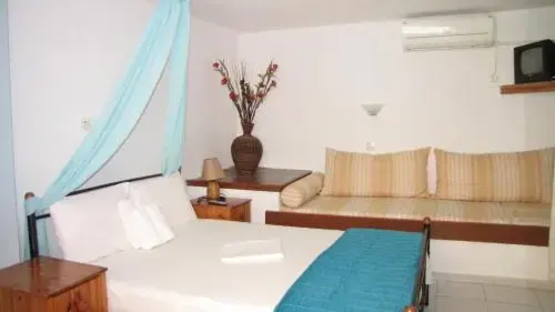 Violetta Studios & Apartments
