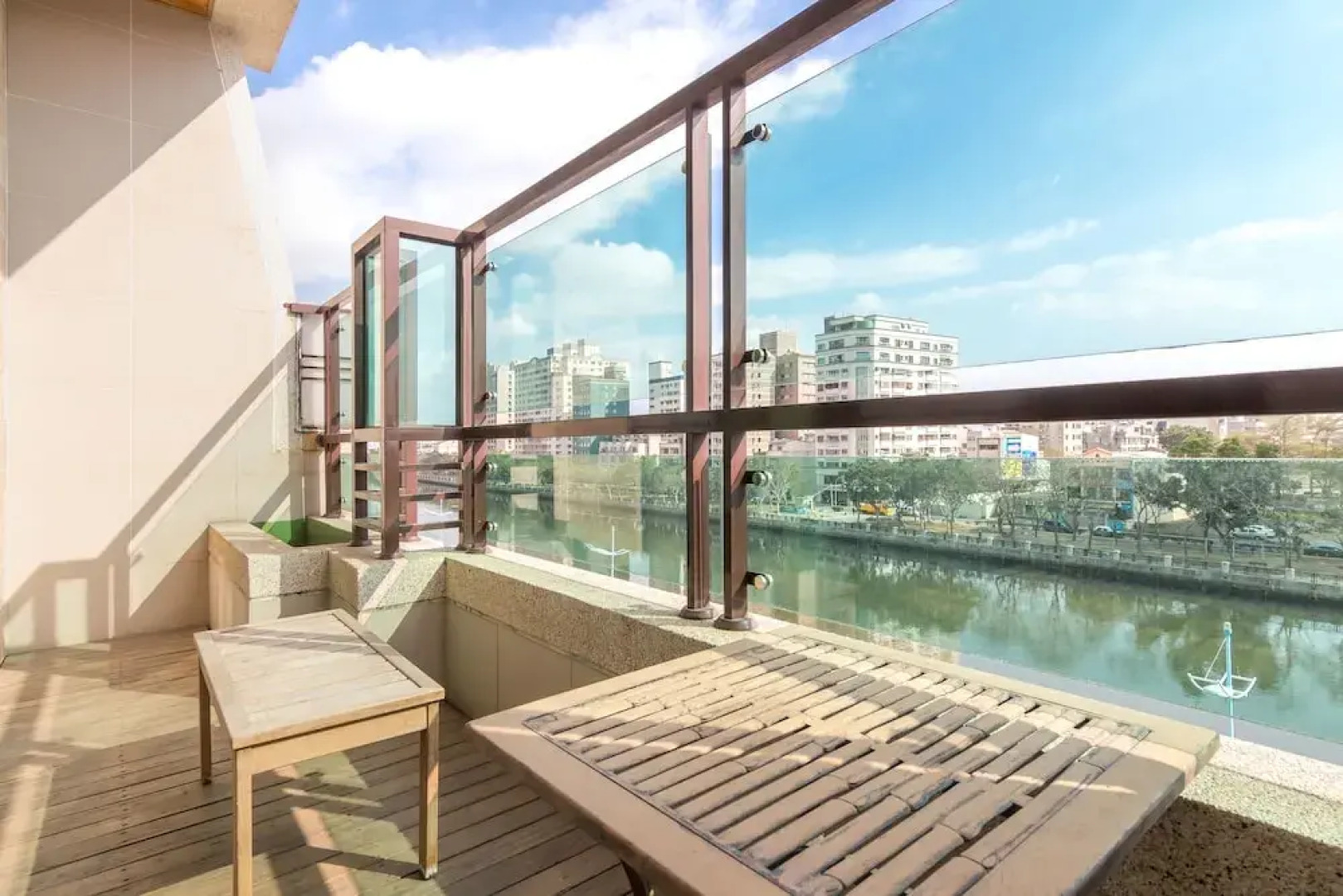 Haian Stay Riverside Bed and Breakfast