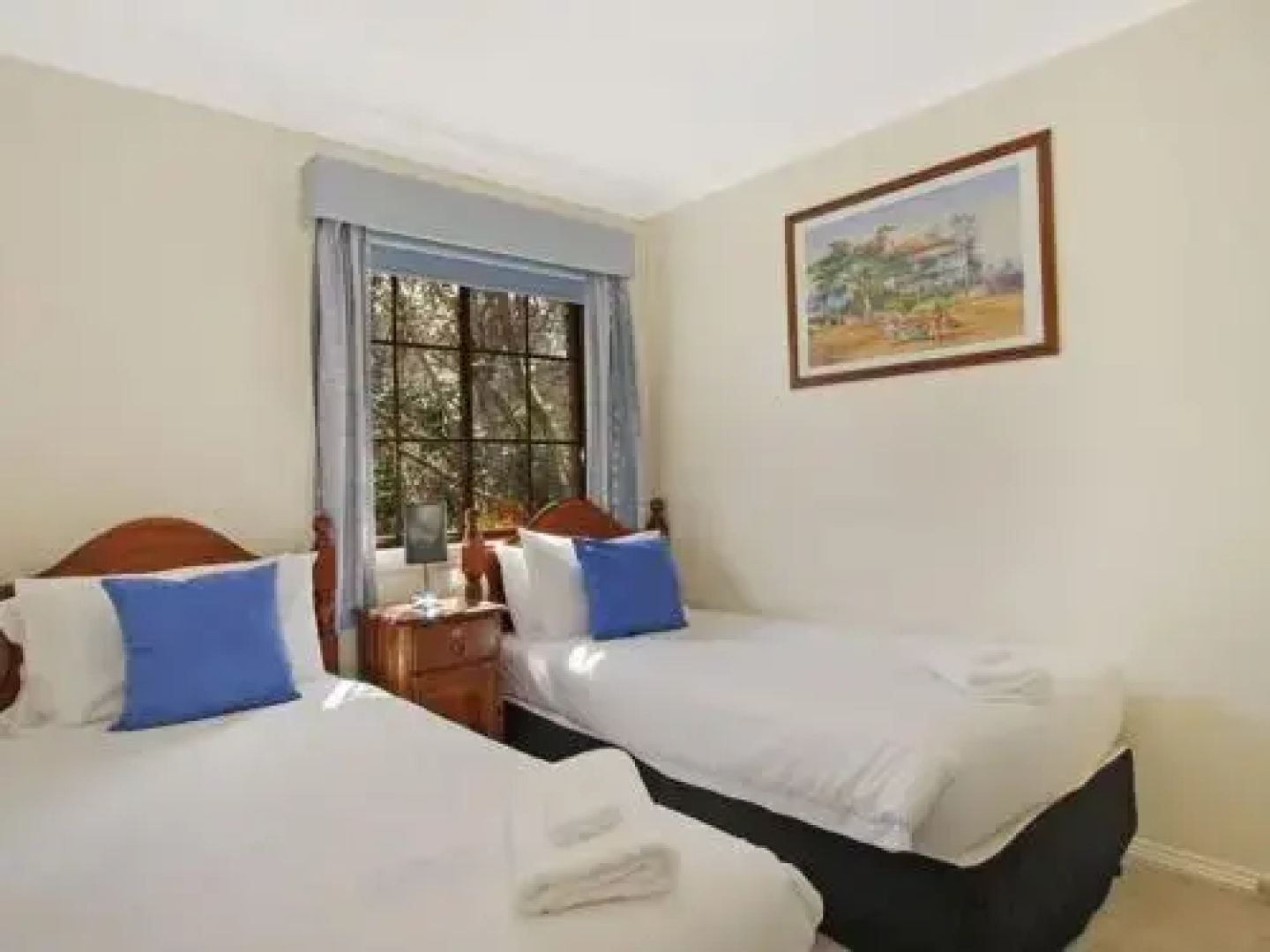 Cedar Cottage - Tudor Village