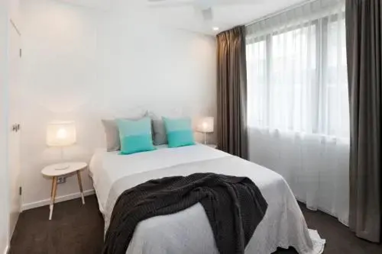 Lakes Edge Apartments