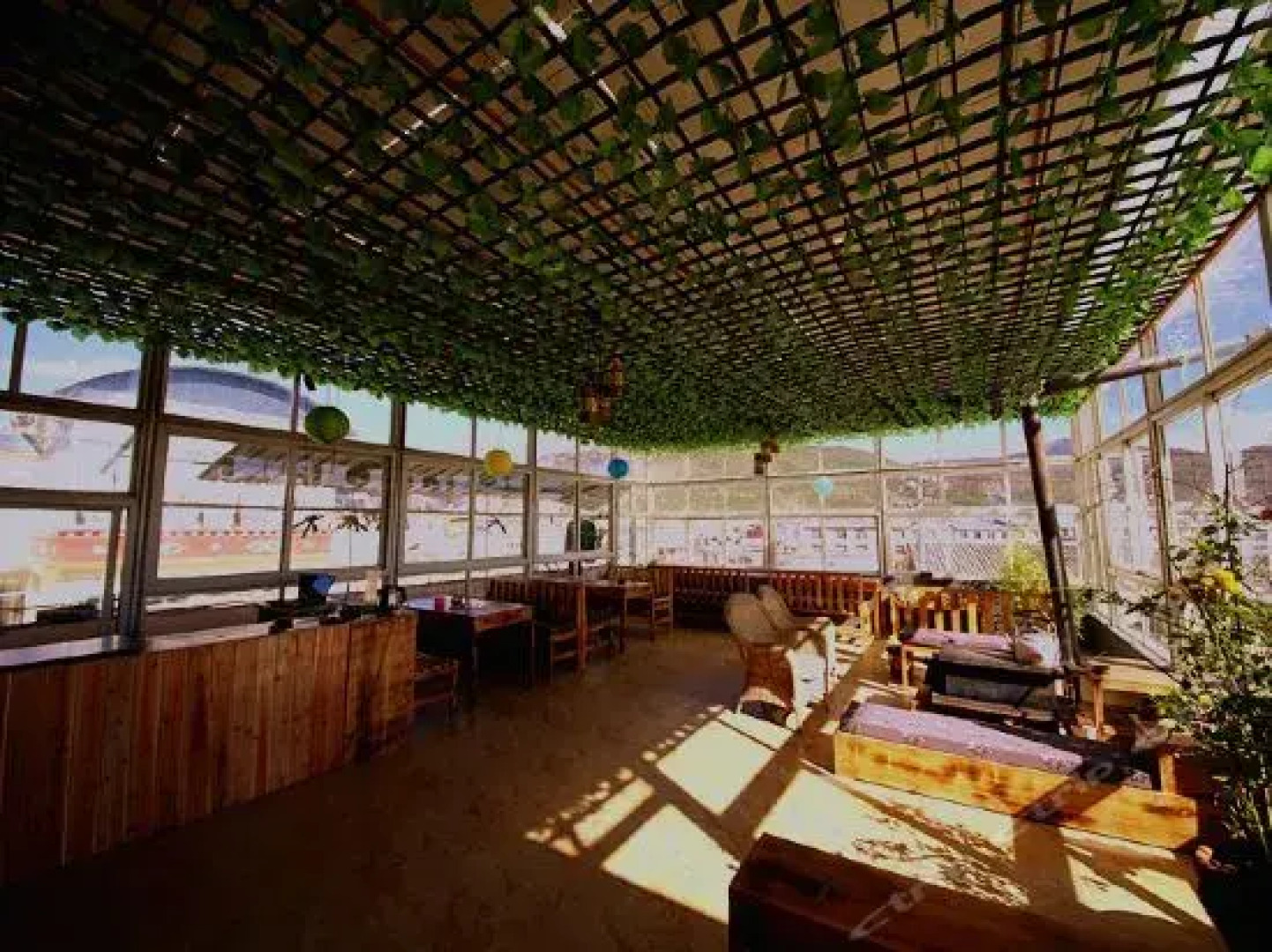 Shangri-La Cedar Inn