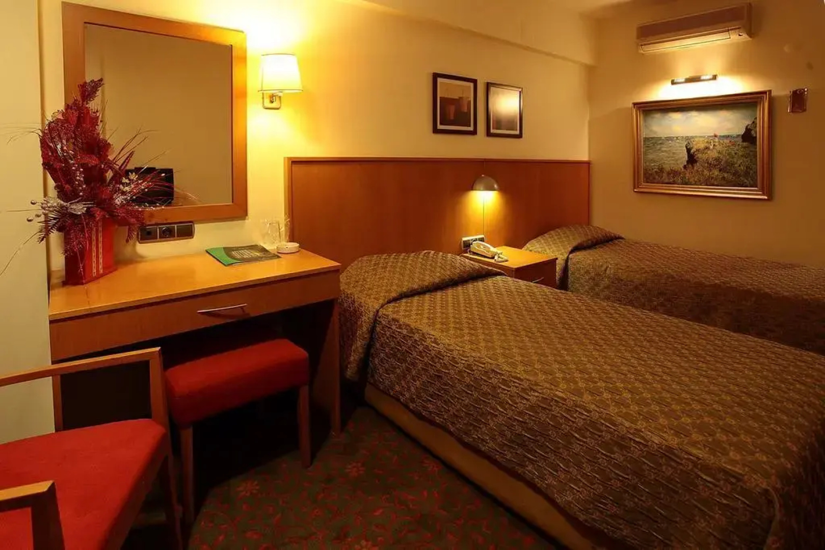 Yafeya Hotel