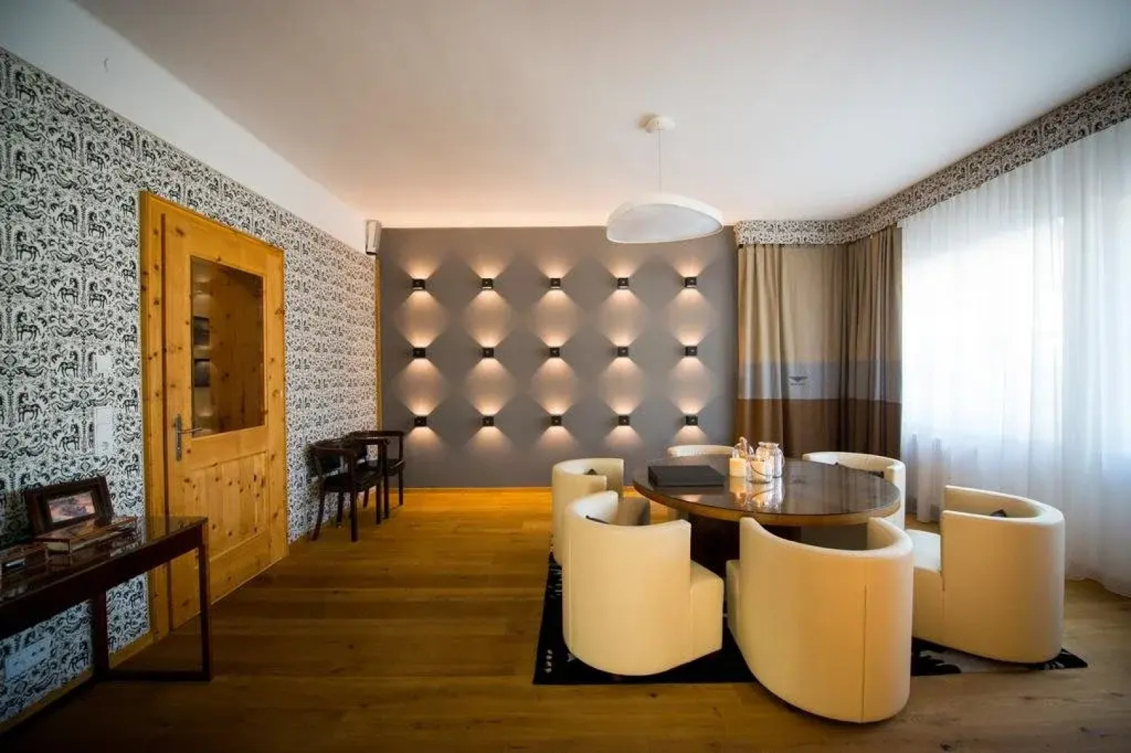 Bentley Motors Lodge