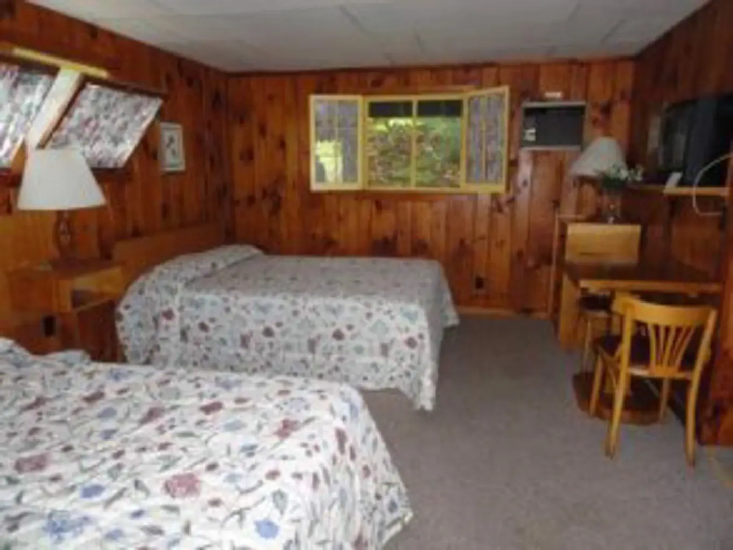 Amber Lantern Duplex Cottage