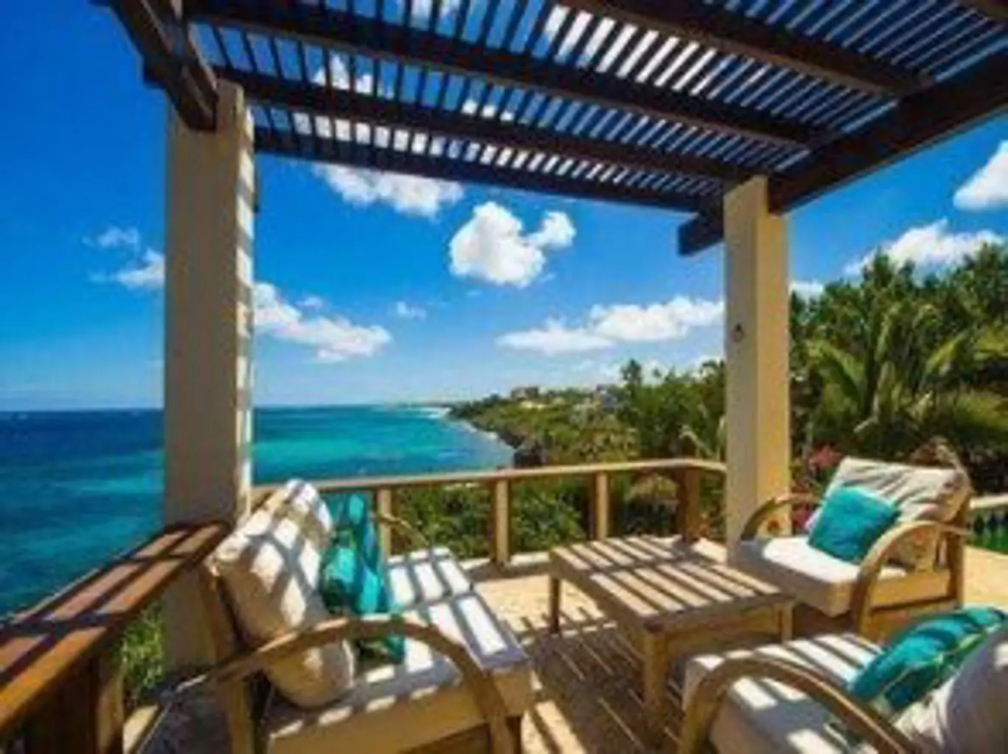 Waves on Shoal Bay Villa