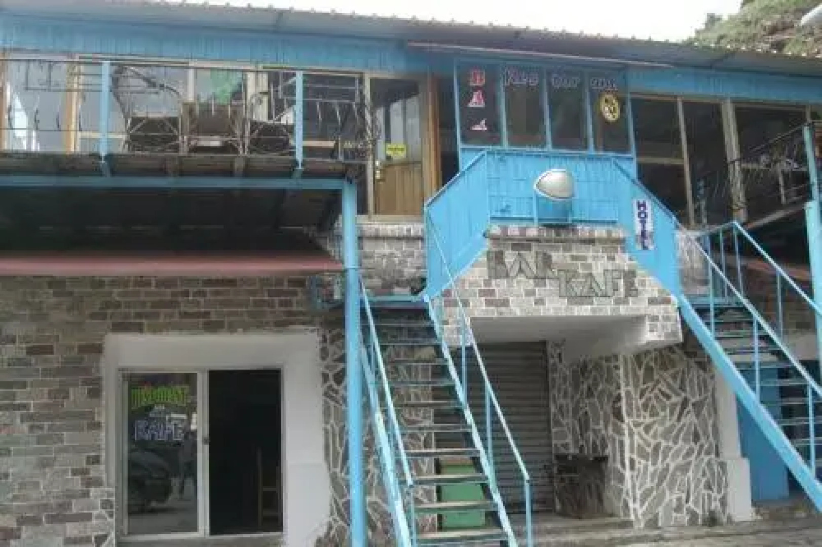 Rozafa Ferry & Accommodation