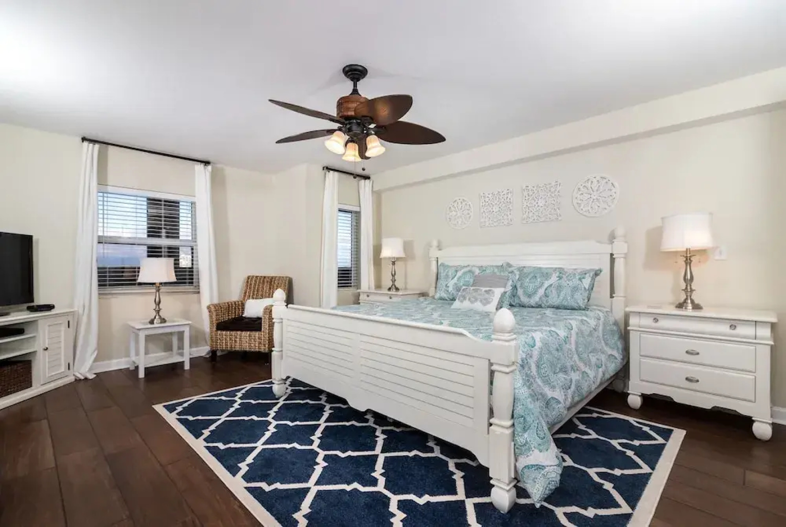 Pelican Isle 510 by RedAwning