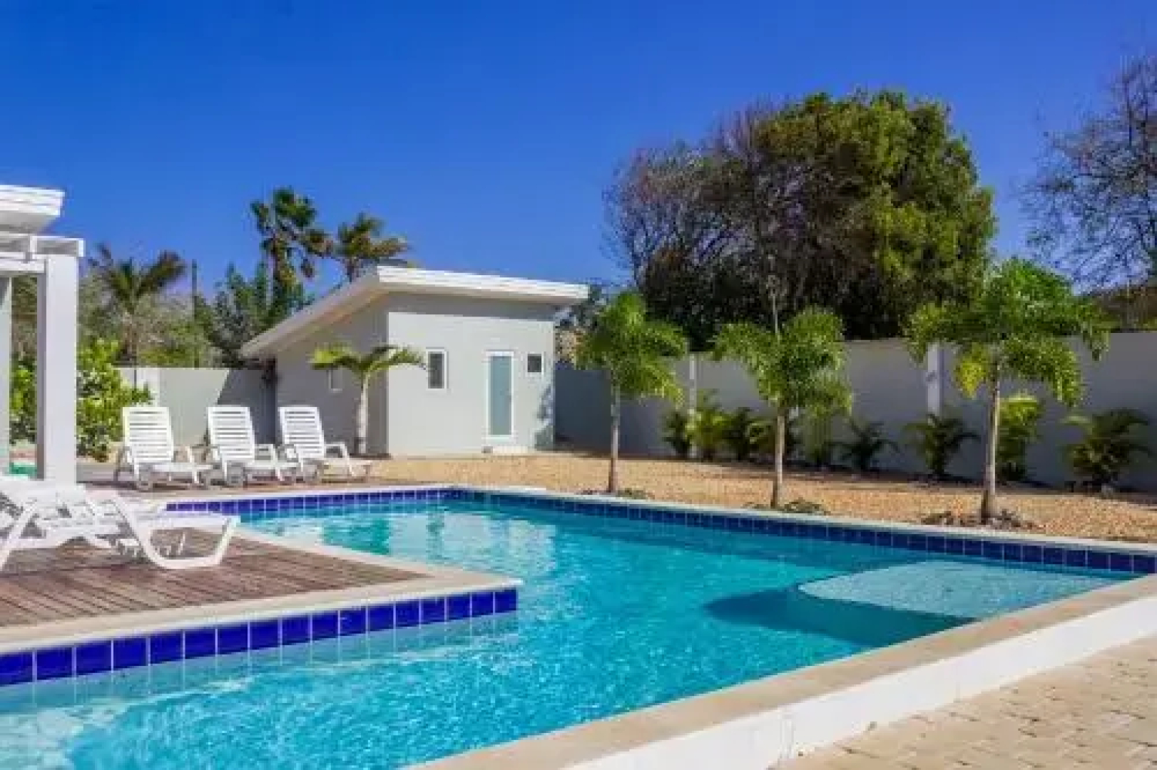 Malmok Beach Break Villa