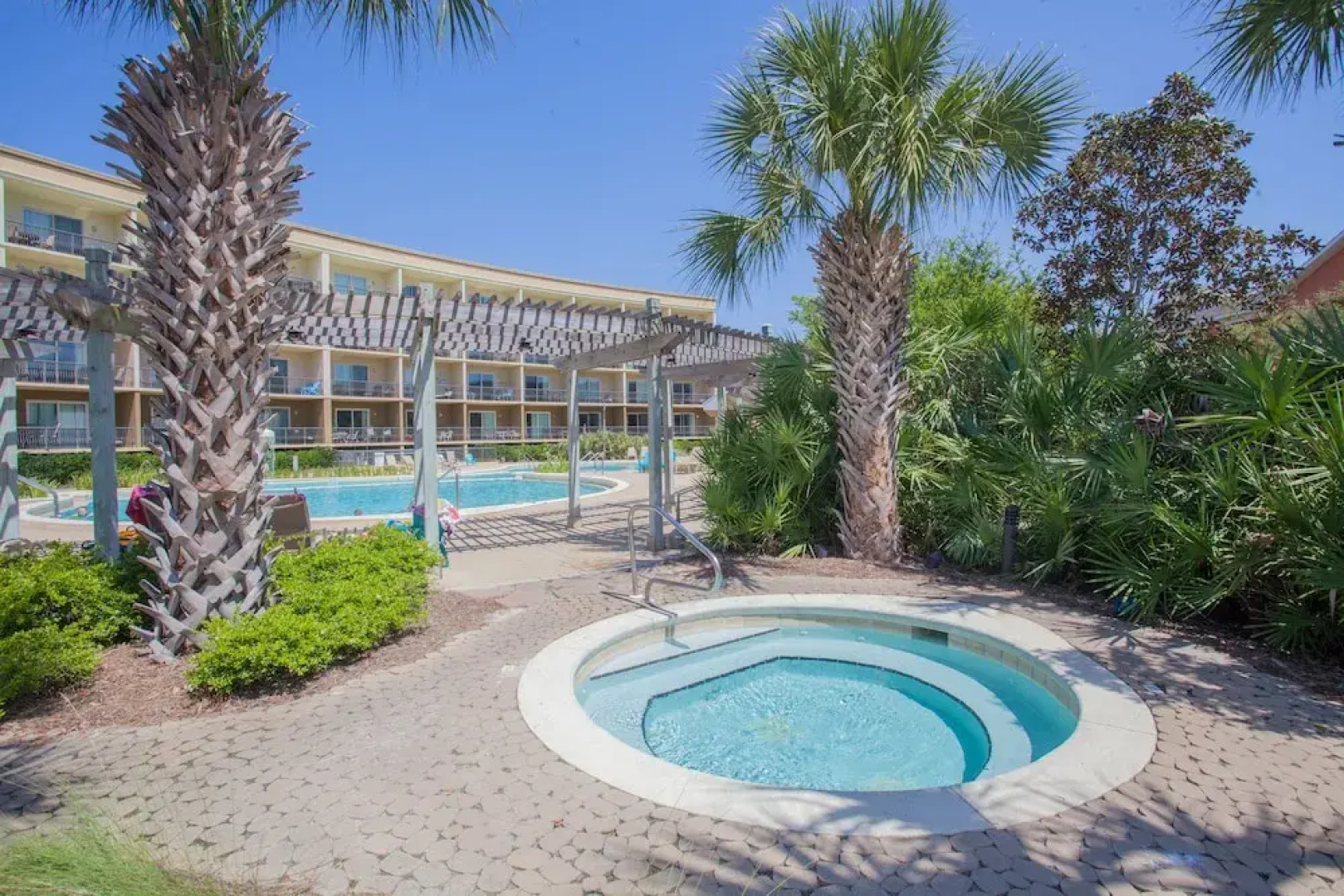 Beach Resort 305 - 1058526 - 1 Br condo by RedAwning