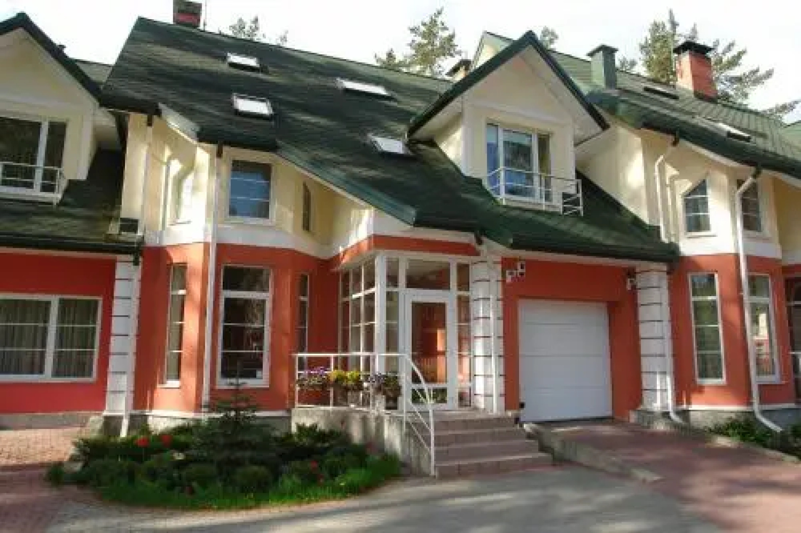 Home on Promenades Street